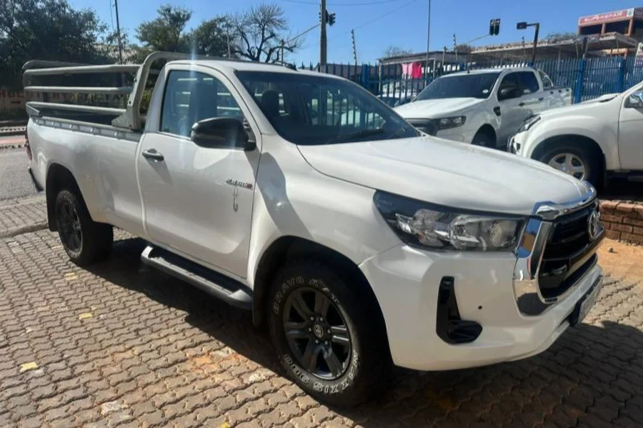 Used  2021 Toyota Hilux 2.4GD-6 SRX - Happy DC Motors