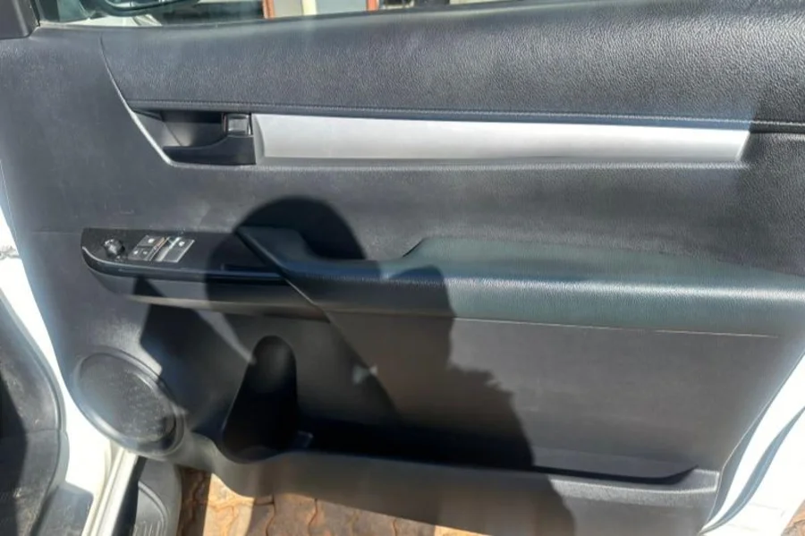 Used  2021 Toyota Hilux 2.4GD-6 SRX - Happy DC Motors