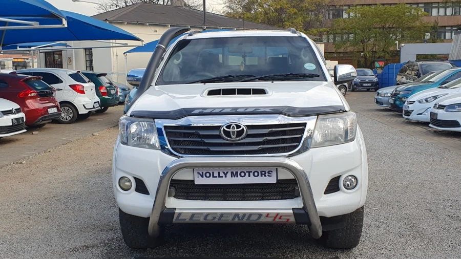Used 2015 Toyota Hilux 2.8GD-6 double cab 4x4 Legend RS manual - Nolly Motors Used 2015 Toyota Hilux 2.8GD-6 double cab 4x4 Legend RS manual - Nolly Motors