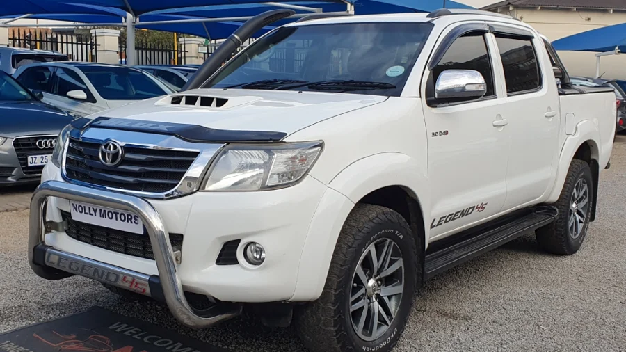 Used 2015 Toyota Hilux 2.8GD-6 double cab 4x4 Legend RS manual - Nolly Motors Used 2015 Toyota Hilux 2.8GD-6 double cab 4x4 Legend RS manual - Nolly Motors