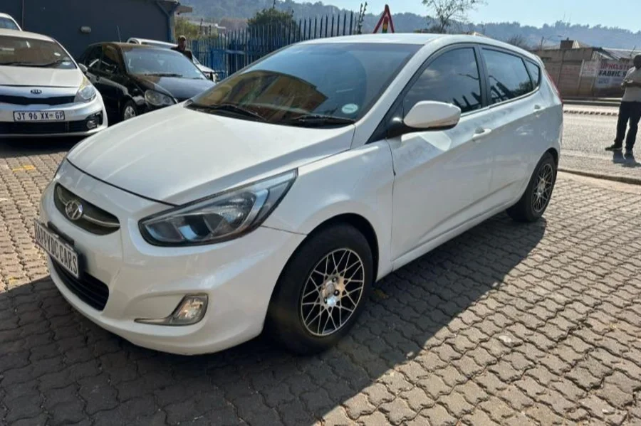 Used  2016 Hyundai Accent hatch 1.6 Fluid - Happy DC Motors