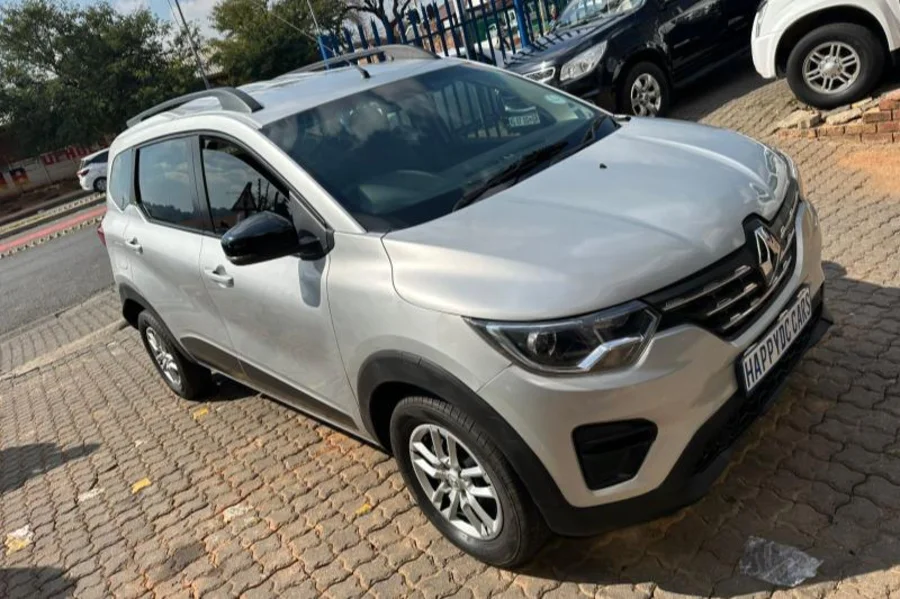 Used  2022 Renault Triber 1.0 Life - Happy DC Motors