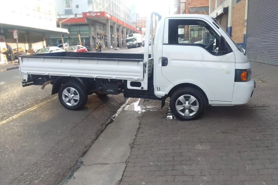 Used 2023 JAC X200 2.8TDi 68kW 1.5-ton single cab dropside - Andy Auto Used 2023 JAC X200 2.8TDi 68kW 1.5-ton single cab dropside - Andy Auto