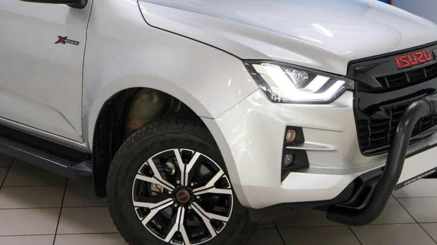 Used  2024 Isuzu D-Max 1.9TD double cab LS X-Rider 4x4 auto - McCarthy VW Menlyn