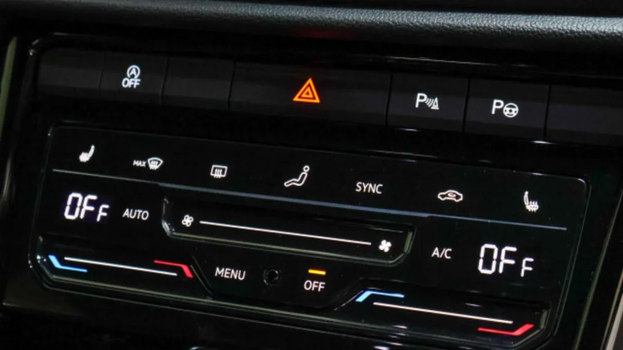 Demo 2024 VW T-Roc 2.0TSI 4Motion R-Line - McCarthy VW Menlyn Demo 2024 VW T-Roc 2.0TSI 4Motion R-Line - McCarthy VW Menlyn