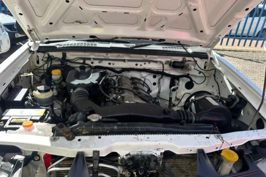 Used 2011 Nissan NP300 Hardbody 2.4 4x4 - Happy DC Motors Used 2011 Nissan NP300 Hardbody 2.4 4x4 - Happy DC Motors