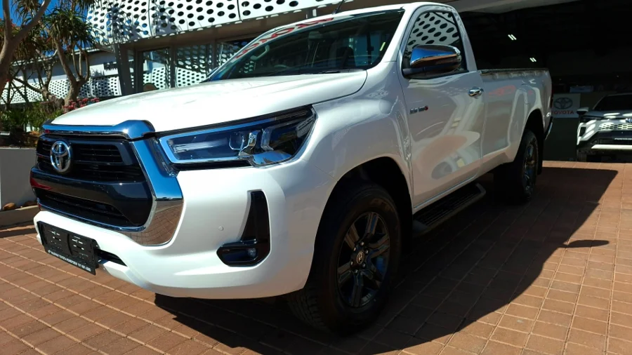 New 2025 Toyota Hilux 2.8 GD-6 Raider RB 4x2 S/C AT - Halfway Toyota Honeydew New 2025 Toyota Hilux 2.8 GD-6 Raider RB 4x2 S/C AT - Halfway Toyota Honeydew