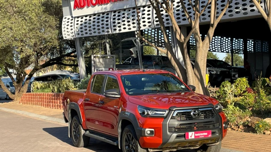 Used 2024 Toyota Hilux 2.8GD-6 double cab 4x4 Legend auto - Halfway Toyota Honeydew Used 2024 Toyota Hilux 2.8GD-6 double cab 4x4 Legend auto - Halfway Toyota Honeydew