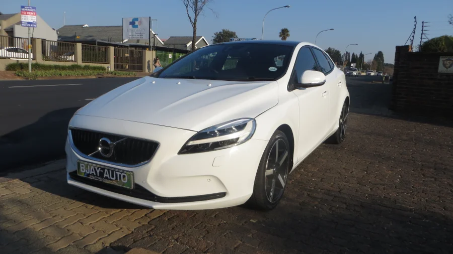 Used 2017 Volvo V40 T4 Momentum auto - Skyview Autos Used 2017 Volvo V40 T4 Momentum auto - Skyview Autos