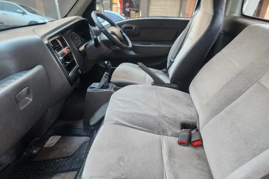 Used  2014 Hyundai H-100 Bakkie 2.6D deck - GAPP Motors