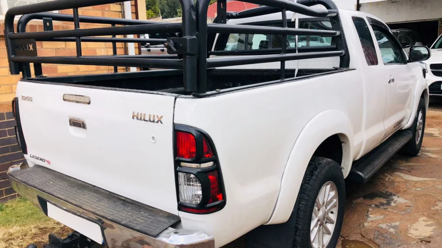 Used  2013 Toyota Hilux 3.0D-4D double cab Raider Dakar edition - SG Cars