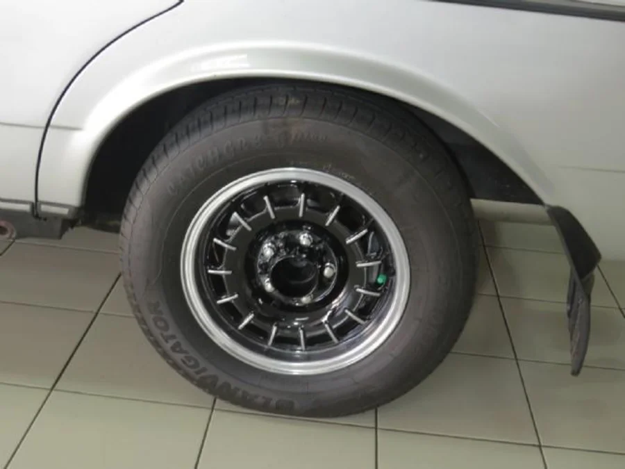 Used 1983 Mercedes Benz E-Class 230 E Auto A/C (W123) - Crescent Car Sales Used 1983 Mercedes Benz E-Class 230 E Auto A/C (W123) - Crescent Car Sales