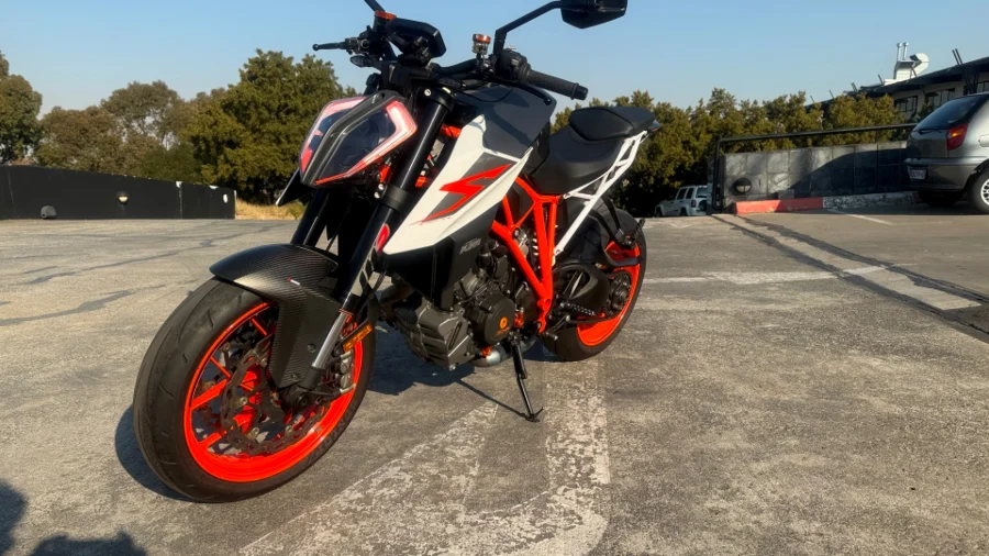 Used 2017 KTM 1290 Super Duke R - FAST KTM Used 2017 KTM 1290 Super Duke R - FAST KTM