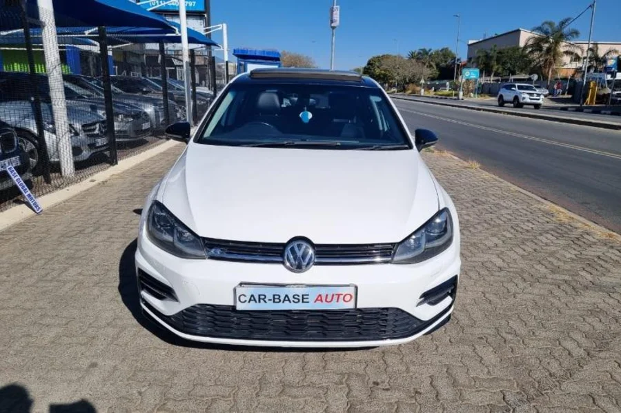 Used 2019 VW Golf 1.0TSI Comfortline - Carbase Auto Used 2019 VW Golf 1.0TSI Comfortline - Carbase Auto