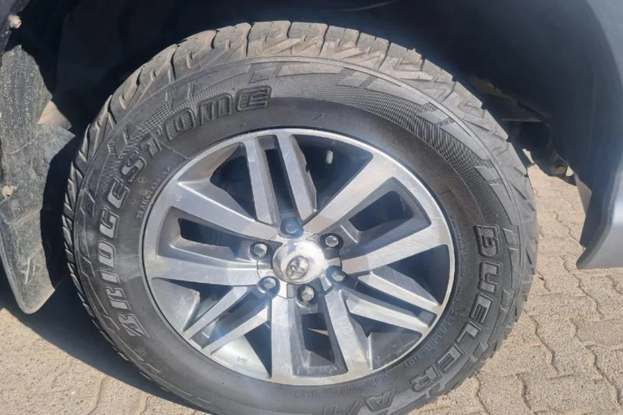 Used 2019 Toyota Hilux 3.0D-4D double cab 4x4 Raider Dakar edition auto - Carbase Auto Used 2019 Toyota Hilux 3.0D-4D double cab 4x4 Raider Dakar edition auto - Carbase Auto