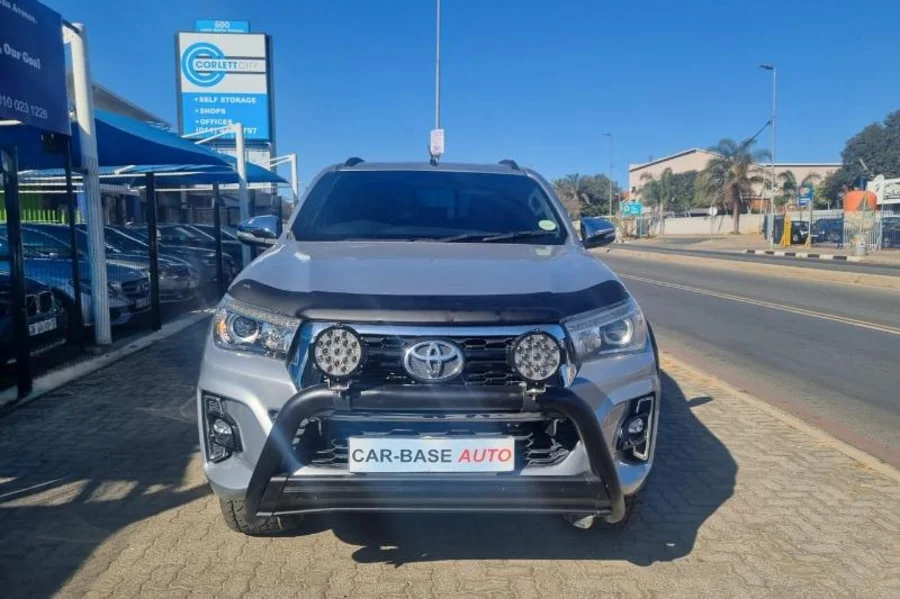 Used 2019 Toyota Hilux 3.0D-4D double cab 4x4 Raider Dakar edition auto - Carbase Auto Used 2019 Toyota Hilux 3.0D-4D double cab 4x4 Raider Dakar edition auto - Carbase Auto