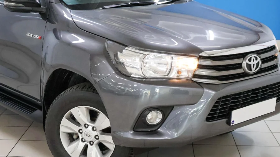Used 2018 Toyota Hilux 2.4GD-6 double cab SRX - McCarthy VW Menlyn Used 2018 Toyota Hilux 2.4GD-6 double cab SRX - McCarthy VW Menlyn