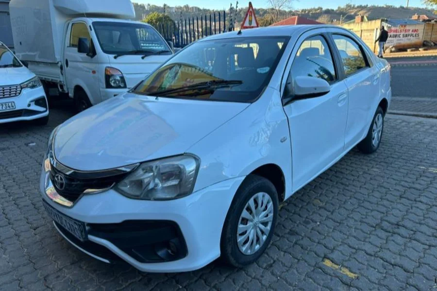 Used  2015 Toyota Etios sedan 1.5 Sprint - Happy DC Motors