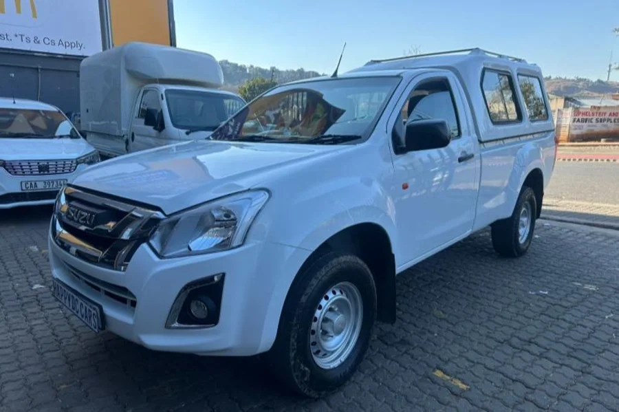 Used  2018 Isuzu D-Max 250 Fleetside chassis cab safety - Happy DC Motors