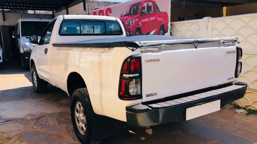 Used  2011 Toyota Hilux 2.5D-4D SRX - SG Cars