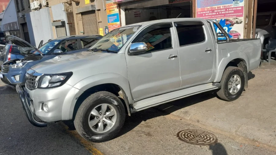 Used 2010 Toyota Hilux 3.0D-4D double cab 4x4 Raider Dakar edition auto - Carmart Auto Dealer Used 2010 Toyota Hilux 3.0D-4D double cab 4x4 Raider Dakar edition auto - Carmart Auto Dealer