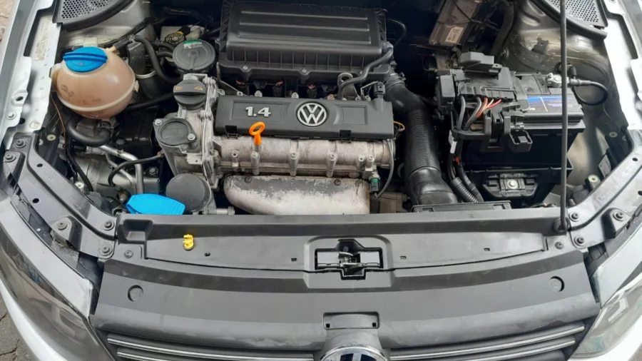 Used  2013 VW Polo sedan 1.4 Comfortline - Carmart Auto Dealer