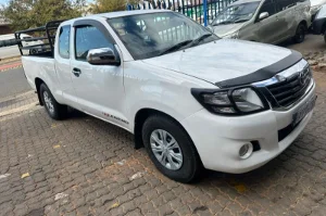 Used  2015 Toyota Hilux 2.5D-4D Xtra cab SRX