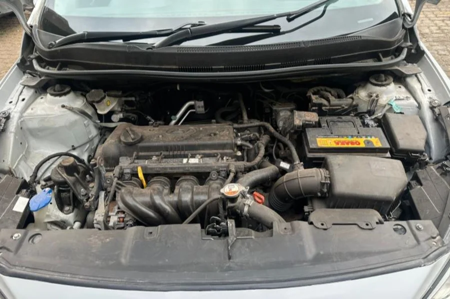 Used  2017 Hyundai Accent sedan 1.6 Fluid auto - Happy DC Motors