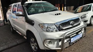 Used  2010 Toyota Hilux 3.0D-4D double cab 4x4 Raider Dakar edition auto