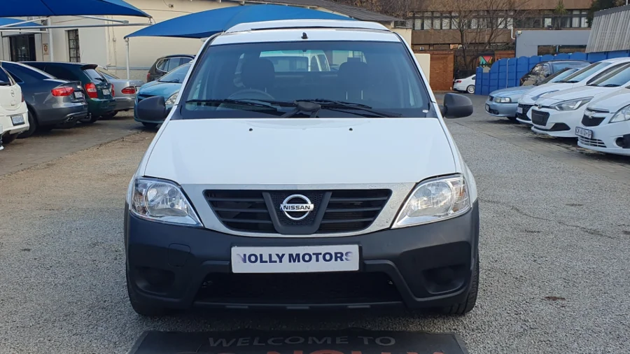 Used  2020 Nissan NP200 1.6i safety pack - Nolly Motors