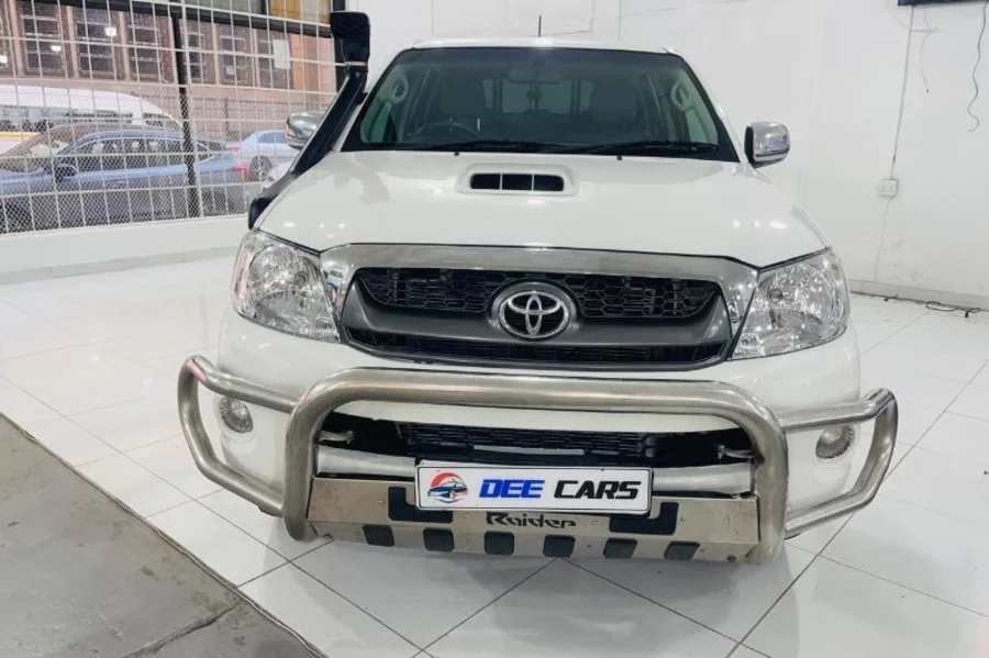 Used  2010 Toyota Hilux 3.0D-4D double cab 4x4 Raider Legend 40 auto - Dee Cars
