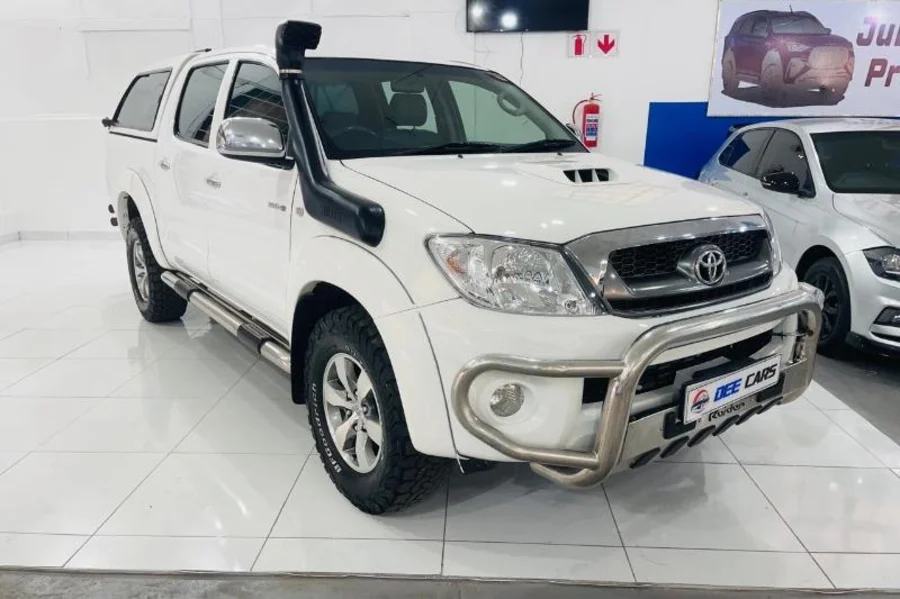 Used  2010 Toyota Hilux 3.0D-4D double cab 4x4 Raider Legend 40 auto - Dee Cars