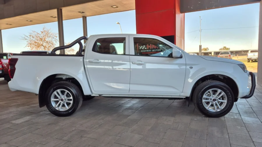 Used 2022 Isuzu D-Max 1.9TD double cab L manual - Highway Motors