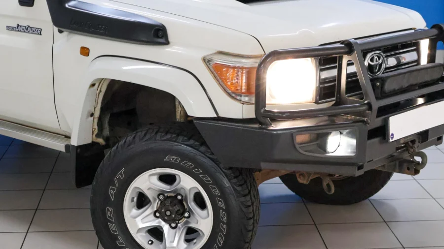 Used 2015 Toyota Land Cruiser 76 4.5D-4D V8 station wagon LX - McCarthy VW Menlyn Used 2015 Toyota Land Cruiser 76 4.5D-4D V8 station wagon LX - McCarthy VW Menlyn