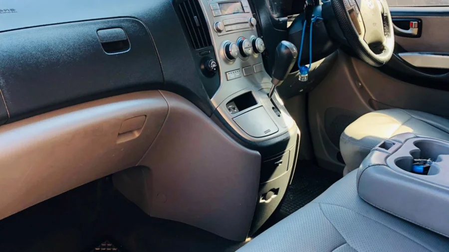 Used  2014 Hyundai H-1 2.5VGTi bus Elite 9-seater - SG Cars