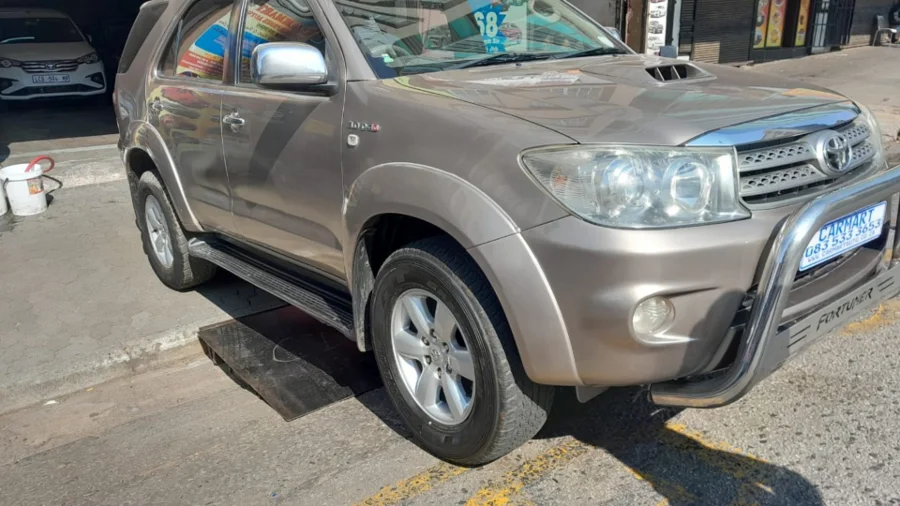 Used  2010 Toyota Fortuner 3.0D-4D 4x4 Limited auto - Carmart Auto Dealer