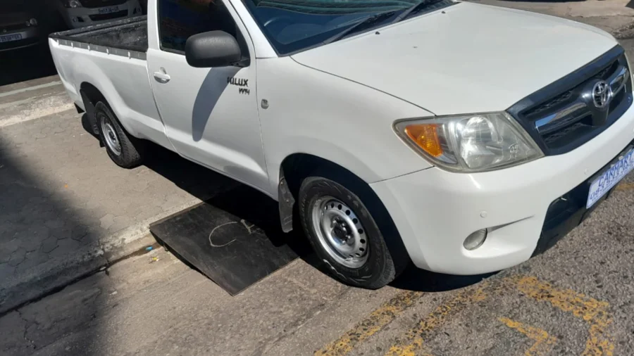 Used  2007 Toyota Hilux 2.0 - Carmart Auto Dealer