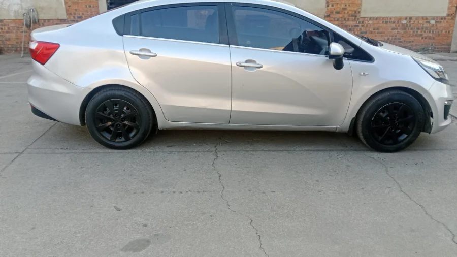 Used  2017 Kia Rio sedan 1.2 - CS Motors Used  2017 Kia Rio sedan 1.2 - CS Motors