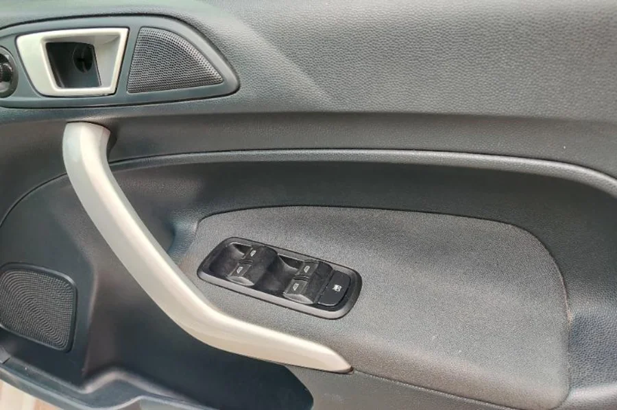 Used  2012 Ford Fiesta 5-door 1.6 Ambiente - S and B Auto Group