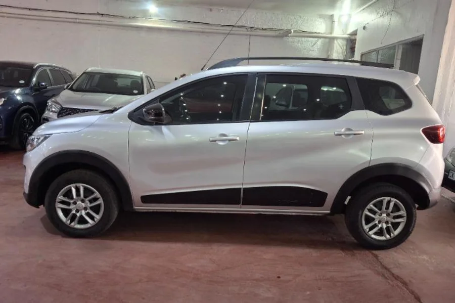 Used 2023 Renault Triber 1.0 Dynamique - Monalisa Carz Used 2023 Renault Triber 1.0 Dynamique - Monalisa Carz