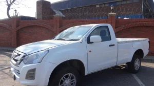 Used  2020 Isuzu D-Max Gen 6 250 single cab Fleetside safety