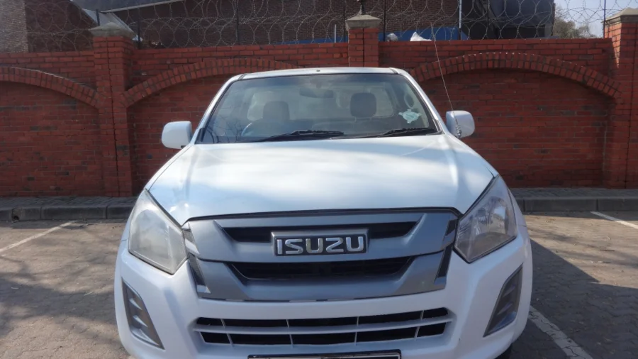 Used 2020 Isuzu D-Max Gen 6 250 single cab Fleetside safety - Nigel Auto Centre Used 2020 Isuzu D-Max Gen 6 250 single cab Fleetside safety - Nigel Auto Centre