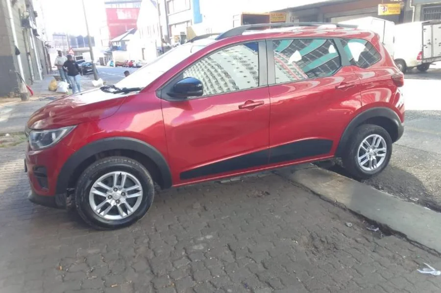 Used 2021 Renault Triber 1.0 Dynamique - Andy Auto Used 2021 Renault Triber 1.0 Dynamique - Andy Auto
