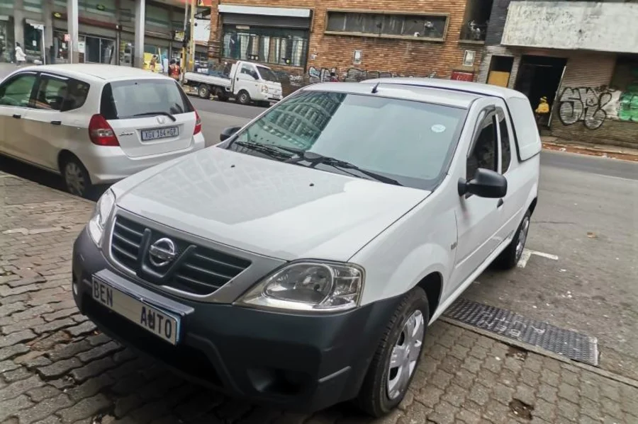 Used  2019 Nissan NP200 1.6i safety pack - Ben Auto