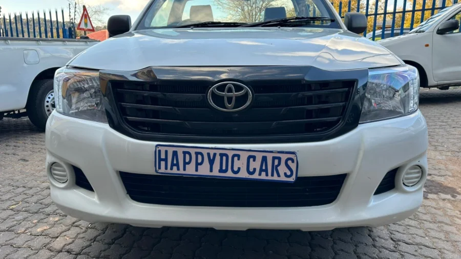 Used  2013 Toyota Hilux 2.0 - Happy DC Motors