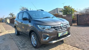 Used 2023 Renault Triber 1.0 Intens auto