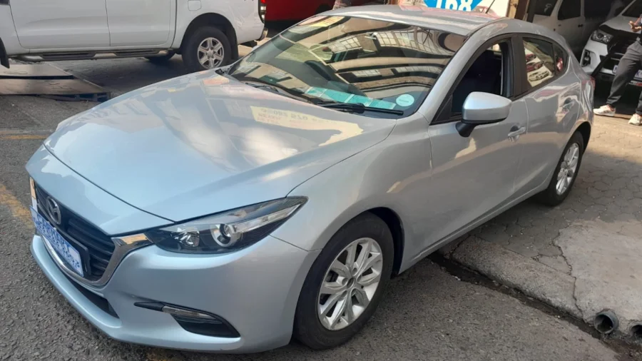 Used  2019 Mazda Mazda3 hatch 2.0 Astina - Carmart Auto Dealer