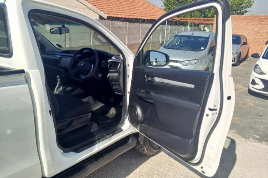 Used  2023 Toyota Hilux 2.4GD-6 single cab Raider manual - Khensani Imports And Exports