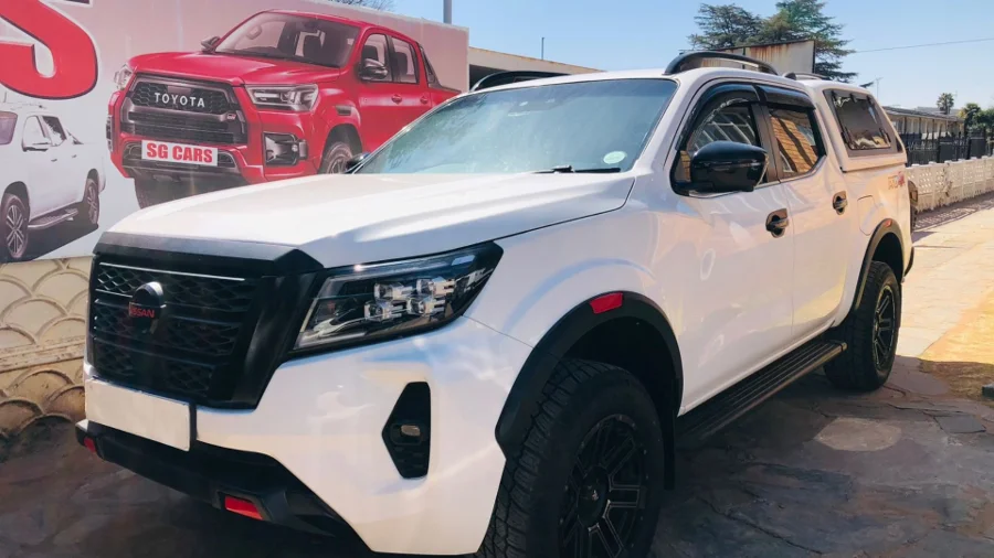 Used  2023 Nissan Navara 2.5DDTi double cab Pro-4X 4x4 - SG Cars