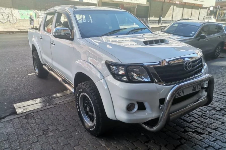 Used 2011 Toyota Hilux 3.0D-4D double cab Raider Heritage Edition auto - Ben Auto Used 2011 Toyota Hilux 3.0D-4D double cab Raider Heritage Edition auto - Ben Auto
